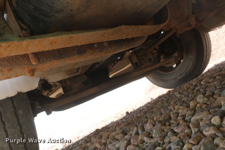 image for item DD6104 2001 Freightliner FL70  fuel and lube truck