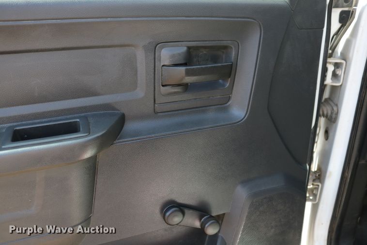 image for item DD6123 2012 Dodge Ram 5500  flatbed truck