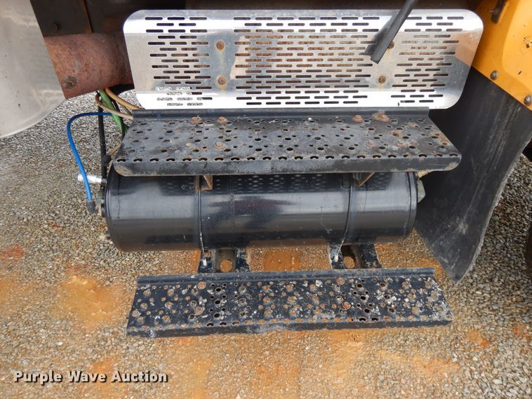 image for item DE5773 2006 International 7400  dump truck