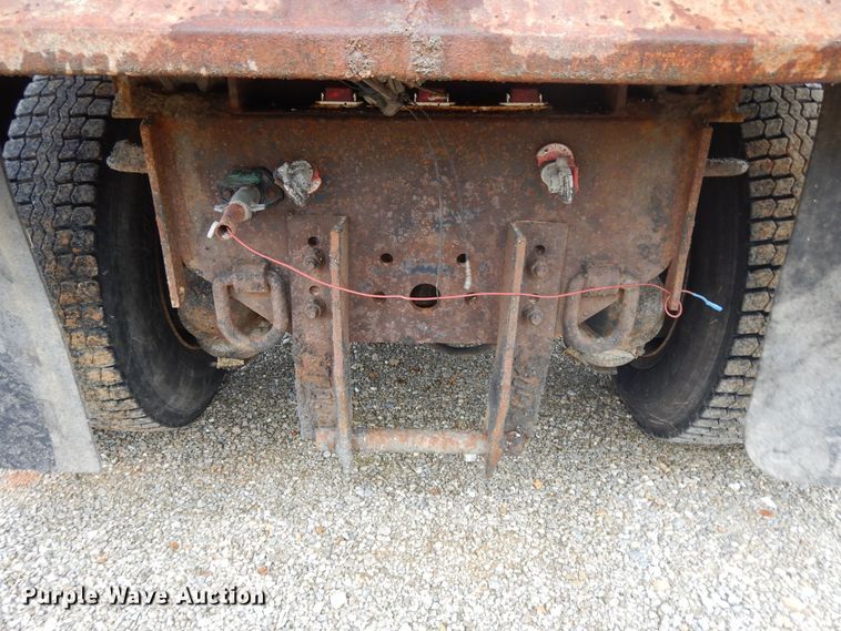 image for item DE5773 2006 International 7400  dump truck