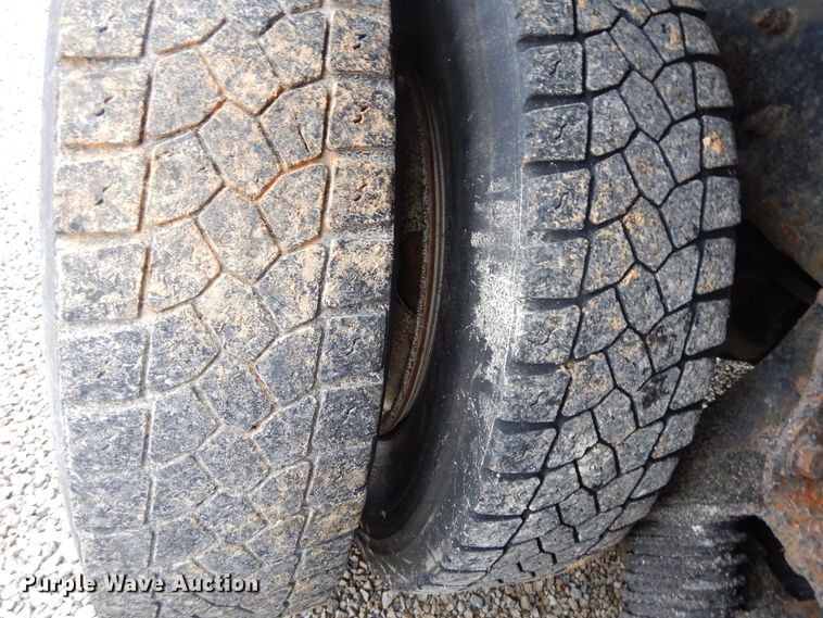 image for item DE5773 2006 International 7400  dump truck