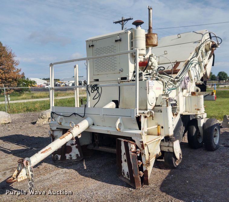 image for item DE6973 2000 Terex MS2 asphalt pickup machine