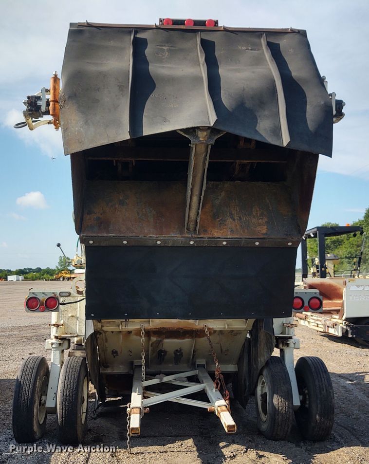 image for item DE6973 2000 Terex MS2 asphalt pickup machine