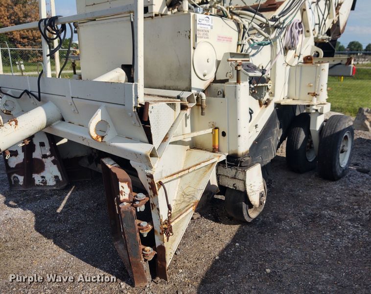 image for item DE6973 2000 Terex MS2 asphalt pickup machine