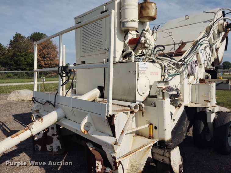 image for item DE6973 2000 Terex MS2 asphalt pickup machine