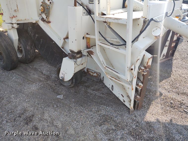 image for item DE6973 2000 Terex MS2 asphalt pickup machine