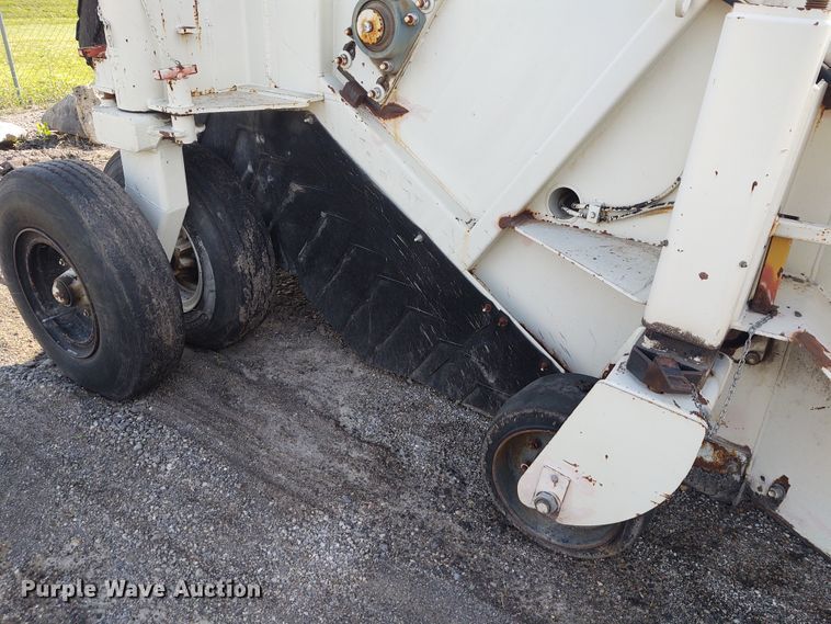 image for item DE6973 2000 Terex MS2 asphalt pickup machine