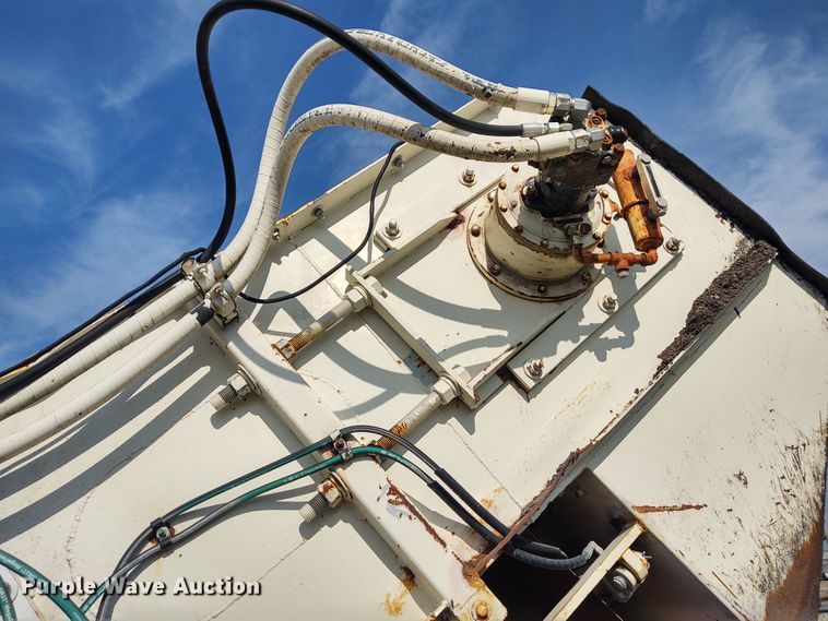 image for item DE6973 2000 Terex MS2 asphalt pickup machine