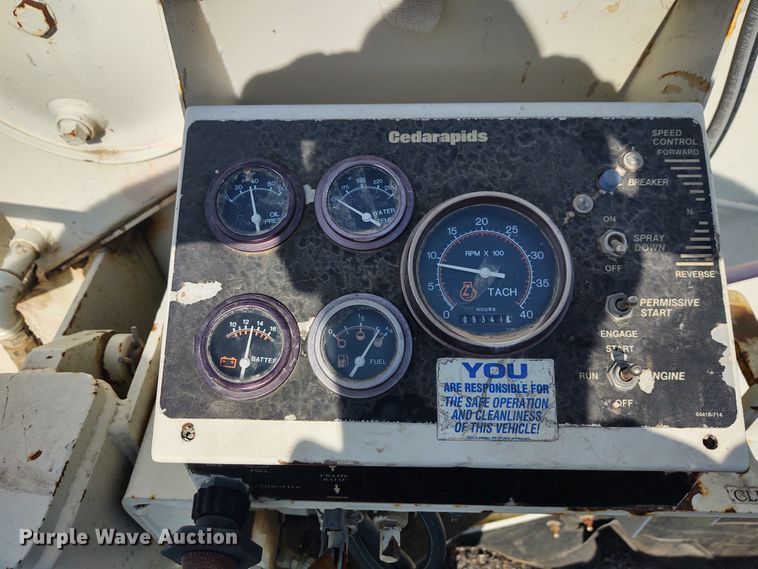 image for item DE6973 2000 Terex MS2 asphalt pickup machine