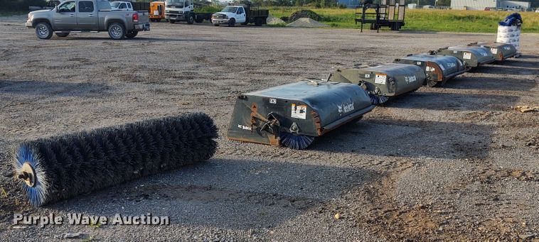 image for item DE6982 (5) Bobcat skid steer brooms