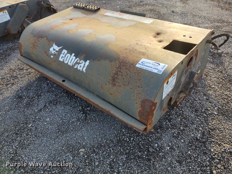 image for item DE6982 (5) Bobcat skid steer brooms