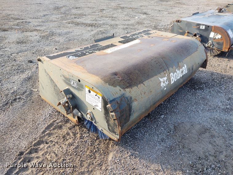 image for item DE6982 (5) Bobcat skid steer brooms