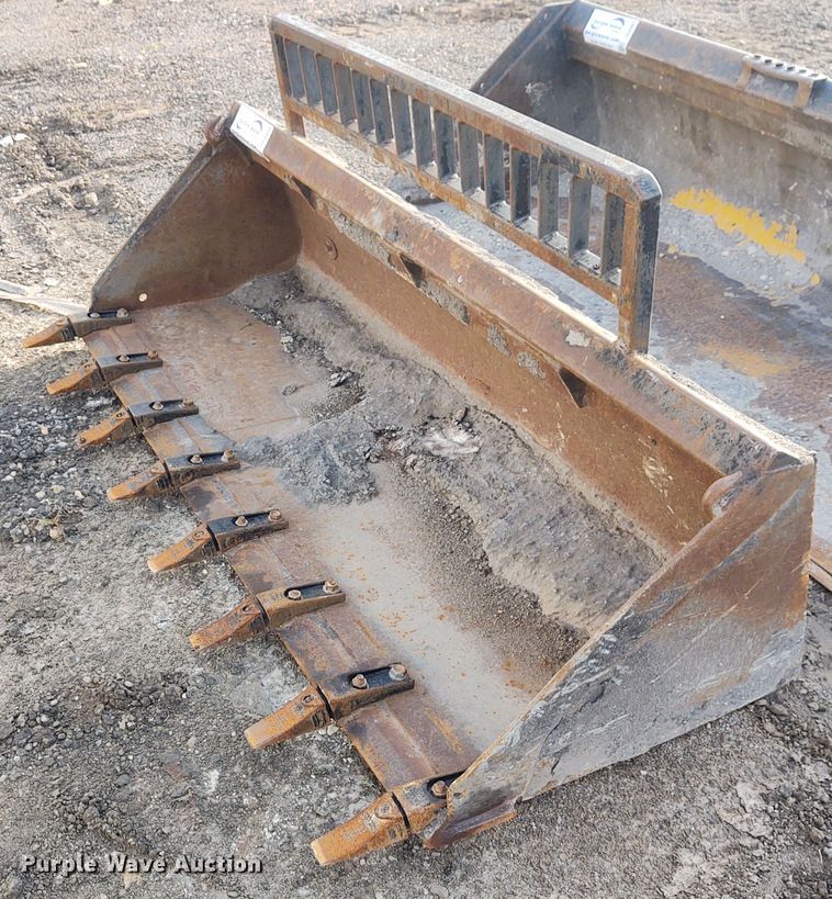 image for item DE6988 78"W skid steer bucket