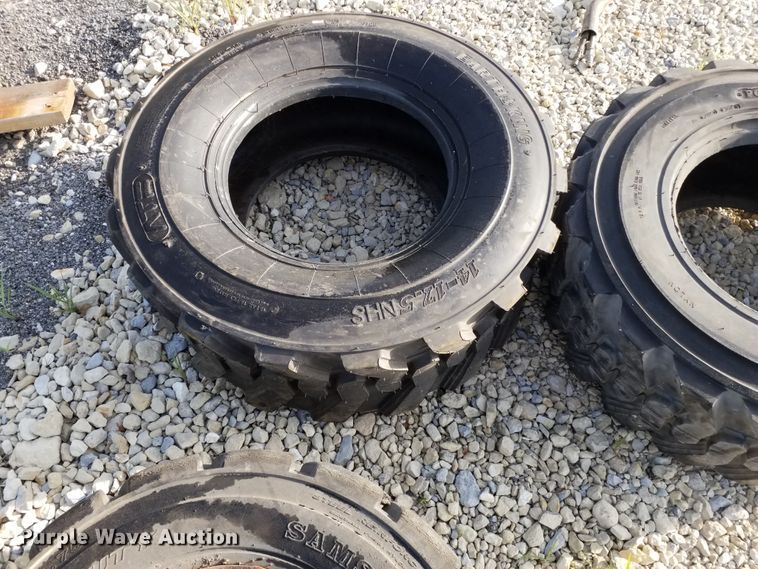image for item DE6989 (9) skid steer tires