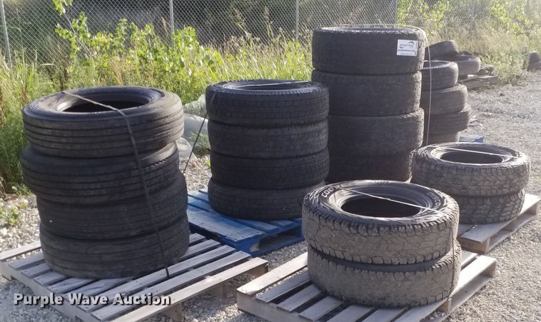 image for item DE6991 (20) tires