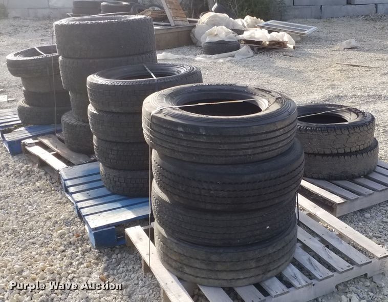 image for item DE6991 (20) tires