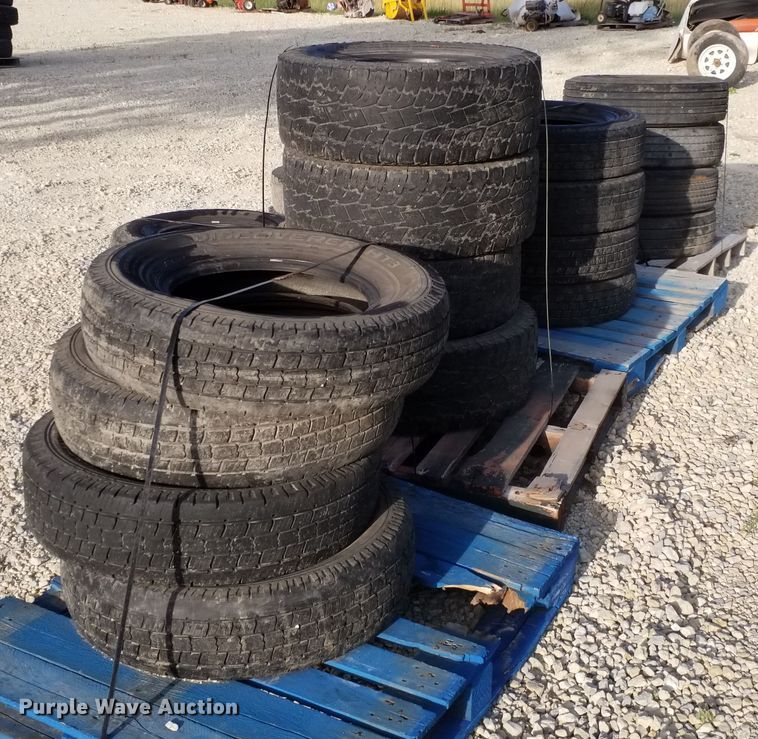 image for item DE6991 (20) tires