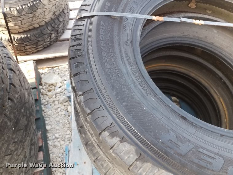 image for item DE6991 (20) tires