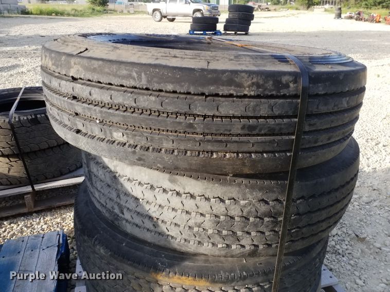 image for item DE6991 (20) tires