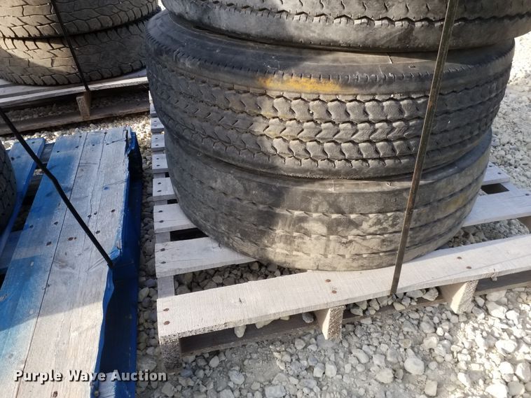 image for item DE6991 (20) tires