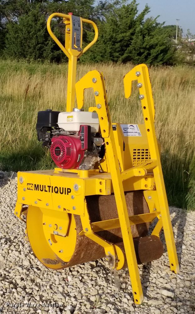 image for item DE6994 Multiquip V304EH11 single drum roller