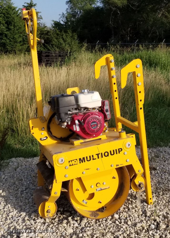 image for item DE6994 Multiquip V304EH11 single drum roller