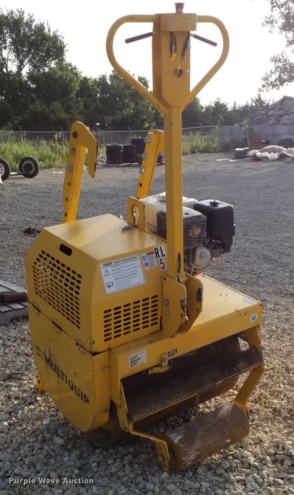 image for item DE6994 Multiquip V304EH11 single drum roller