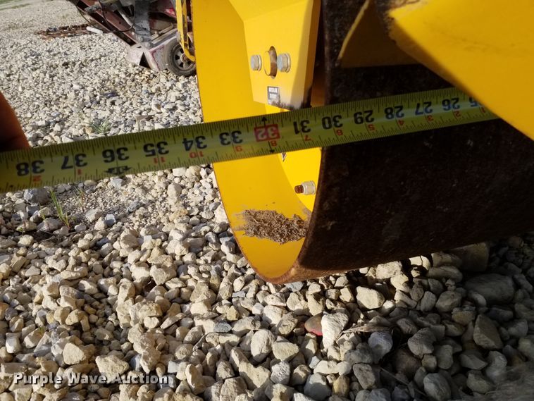 image for item DE6994 Multiquip V304EH11 single drum roller