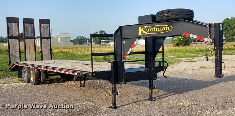 image for item DE7008 2016 Kaufman equipment trailer