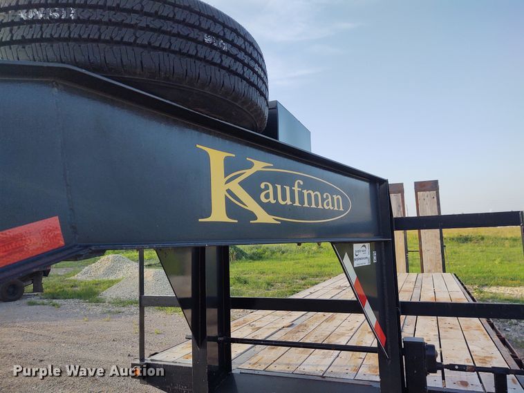 image for item DE7008 2016 Kaufman equipment trailer