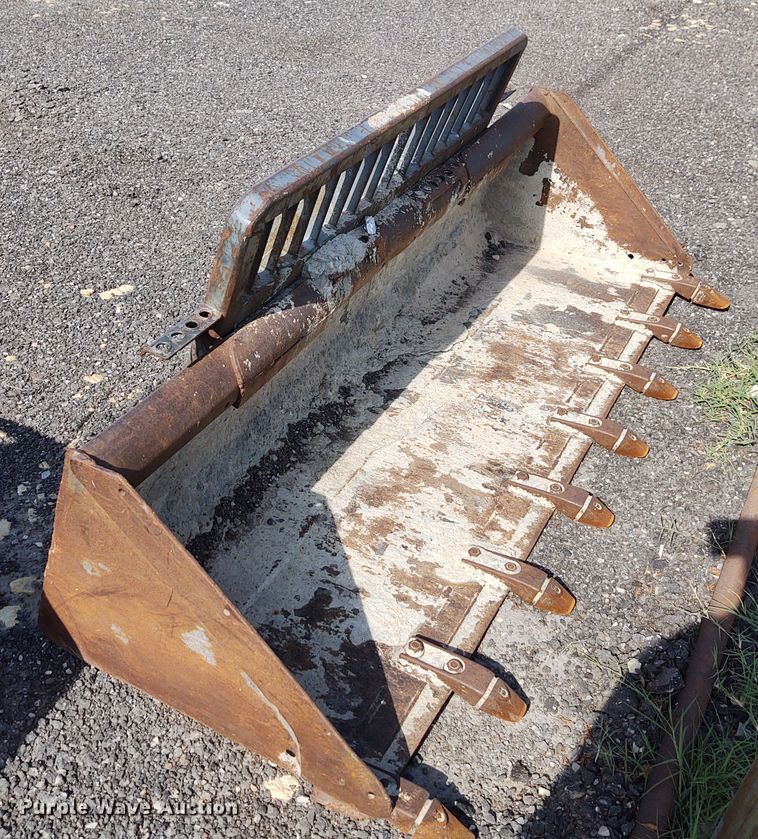 image for item DE7012 79"W skid steer bucket