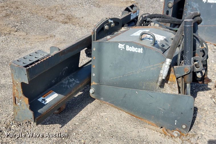 image for item DE7017 2015 Bobcat 18PLA cold planer