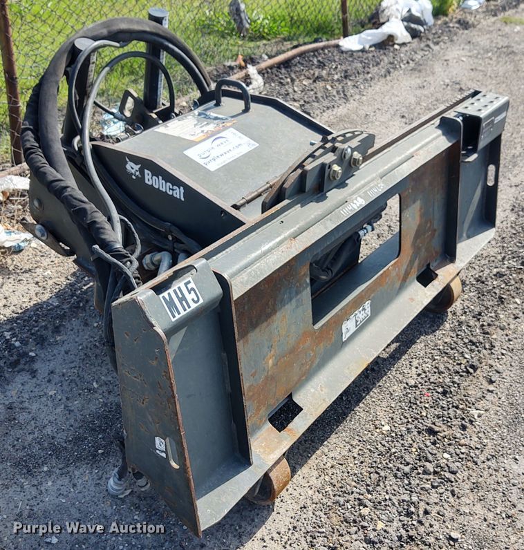 image for item DE7017 2015 Bobcat 18PLA cold planer