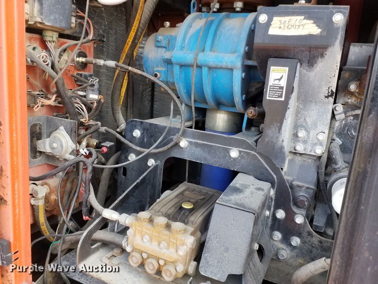 image for item DE7019 2004 Ditch Witch FX60 vacuum excavator