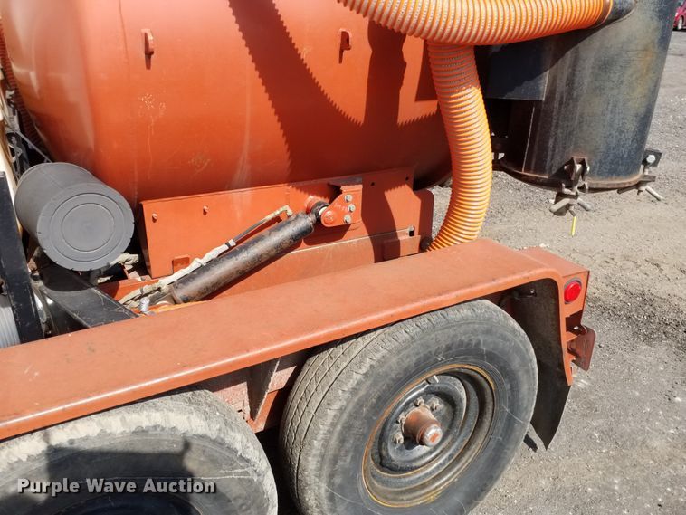 image for item DE7019 2004 Ditch Witch FX60 vacuum excavator