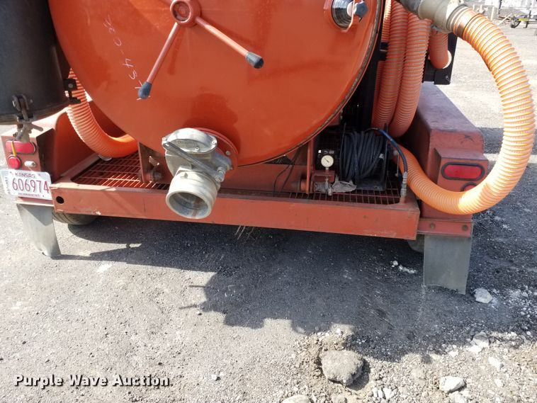 image for item DE7019 2004 Ditch Witch FX60 vacuum excavator