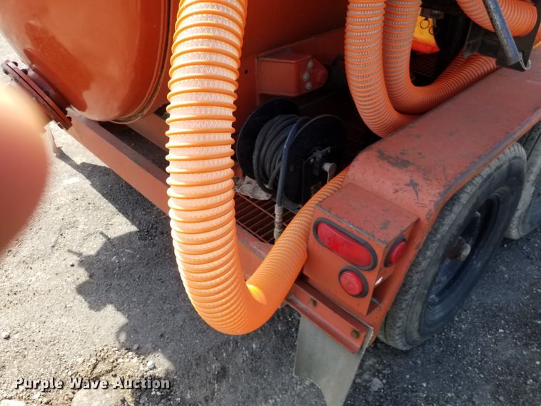 image for item DE7019 2004 Ditch Witch FX60 vacuum excavator