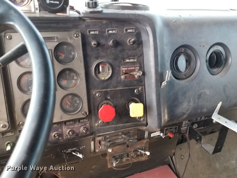 image for item DE7020 1992 International 9400  dump truck