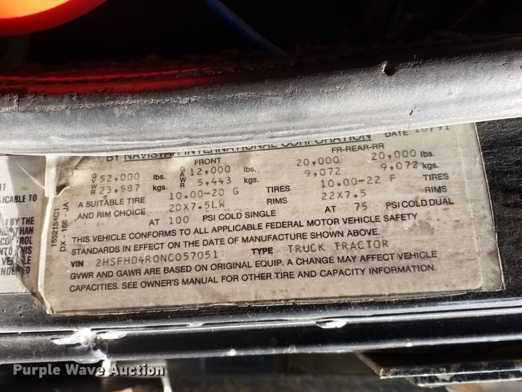 image for item DE7020 1992 International 9400  dump truck