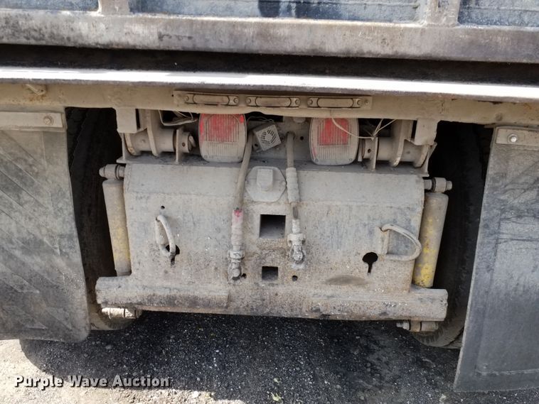 image for item DE7020 1992 International 9400  dump truck