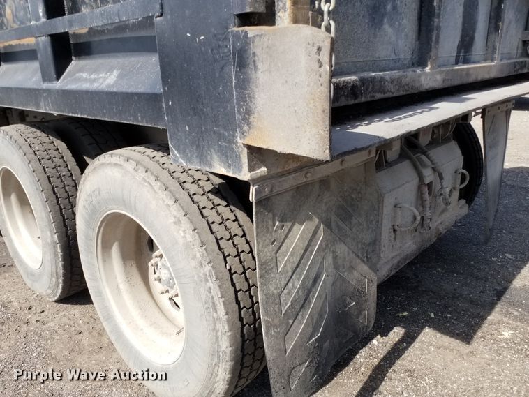 image for item DE7020 1992 International 9400  dump truck