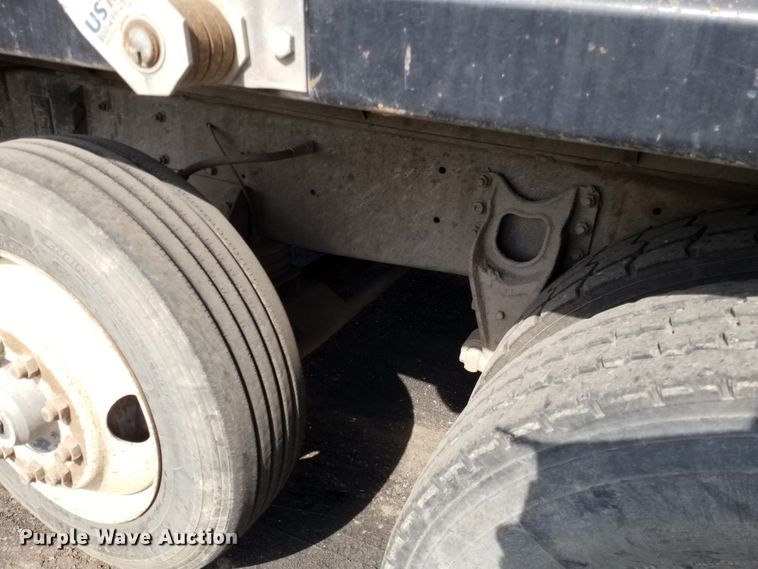 image for item DE7020 1992 International 9400  dump truck