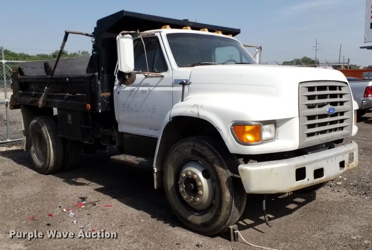 image for item DE7022 1995 Ford F800  dump truck