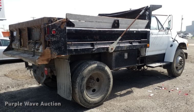 image for item DE7022 1995 Ford F800  dump truck