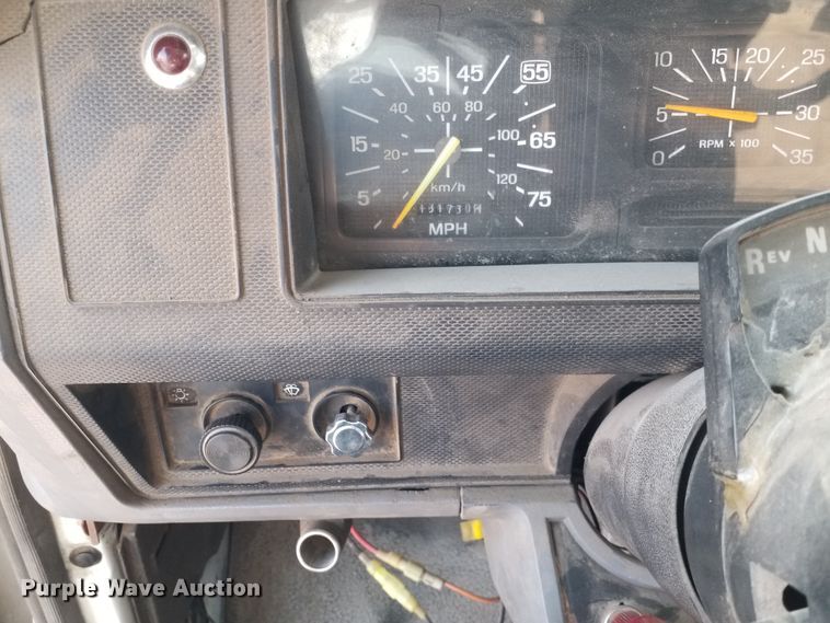 image for item DE7022 1995 Ford F800  dump truck