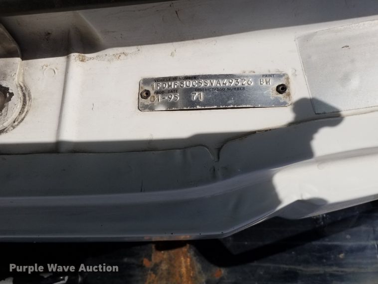 image for item DE7022 1995 Ford F800  dump truck