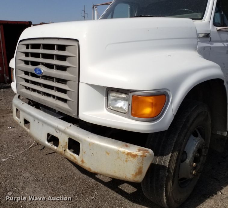 image for item DE7022 1995 Ford F800  dump truck