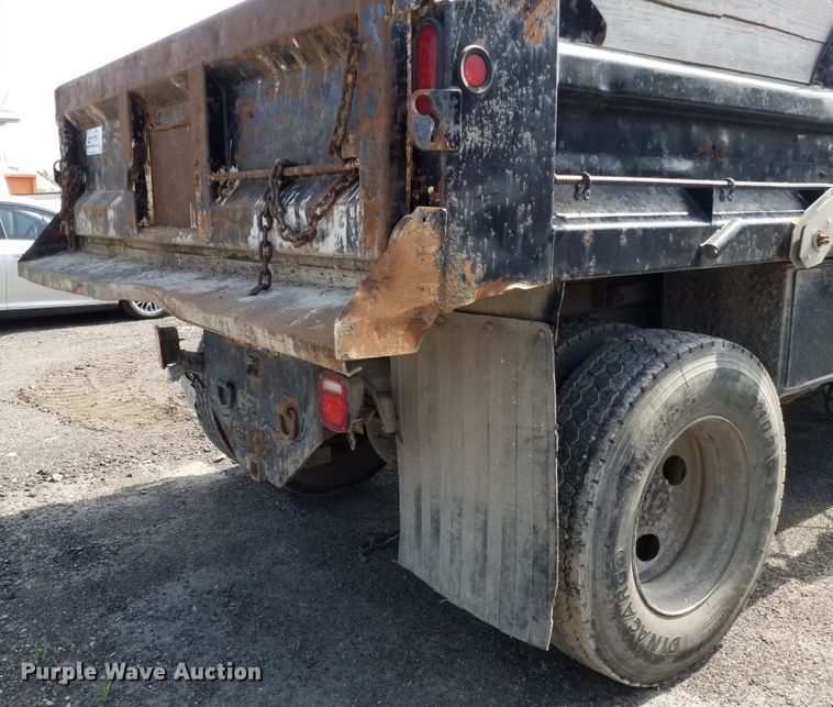 image for item DE7022 1995 Ford F800  dump truck