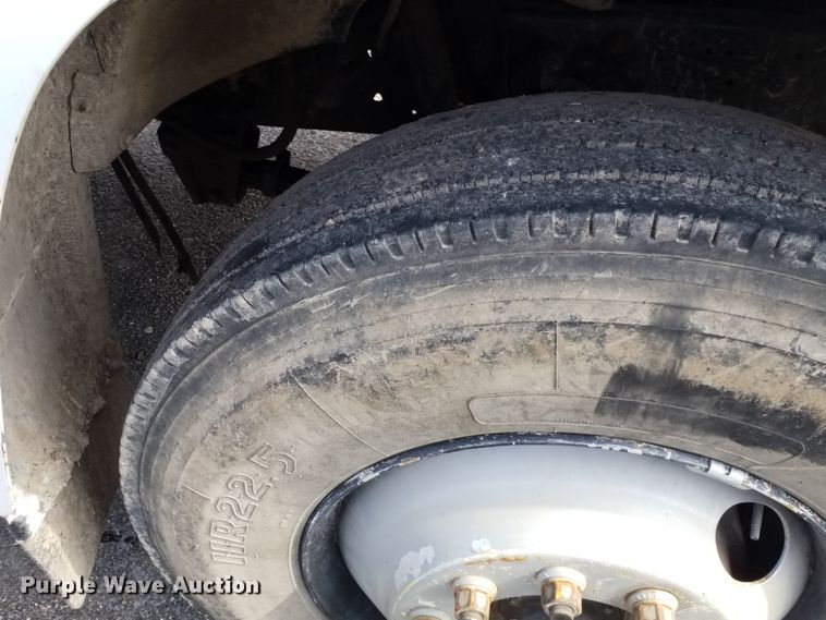 image for item DE7022 1995 Ford F800  dump truck