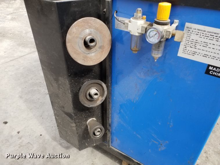 image for item DE7024 2017 Triumph NTB-1200 tire balancer